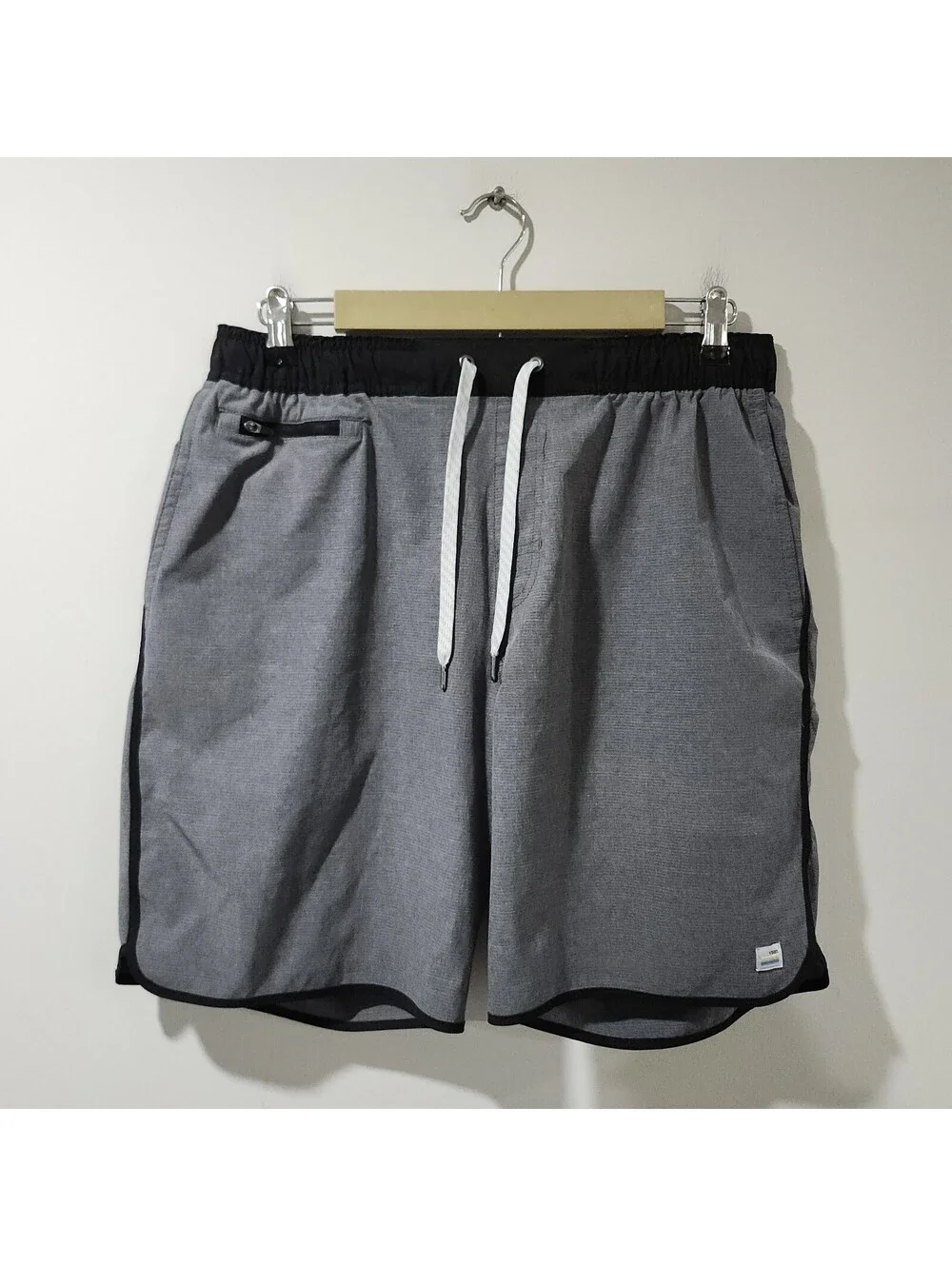 Vuori Banks Shorts Gym Exercise Casual Athletic Outdoor Beach Summer Mens Large